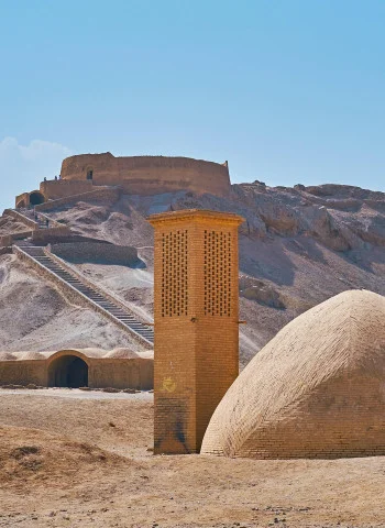 Мұз шұңқырында толығымен жалаңаш