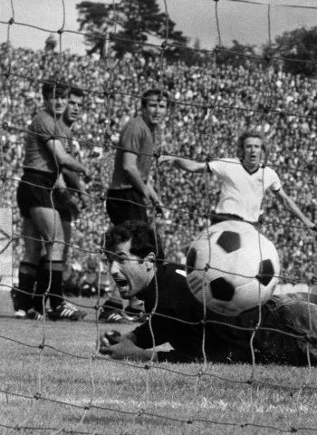 Петропавл-Камчатскийдегі жалаңаш қыздардың секс суреттері