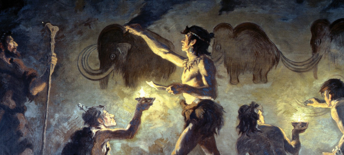 Емізіктерін сүйіп тұрған ер адамның фотосы