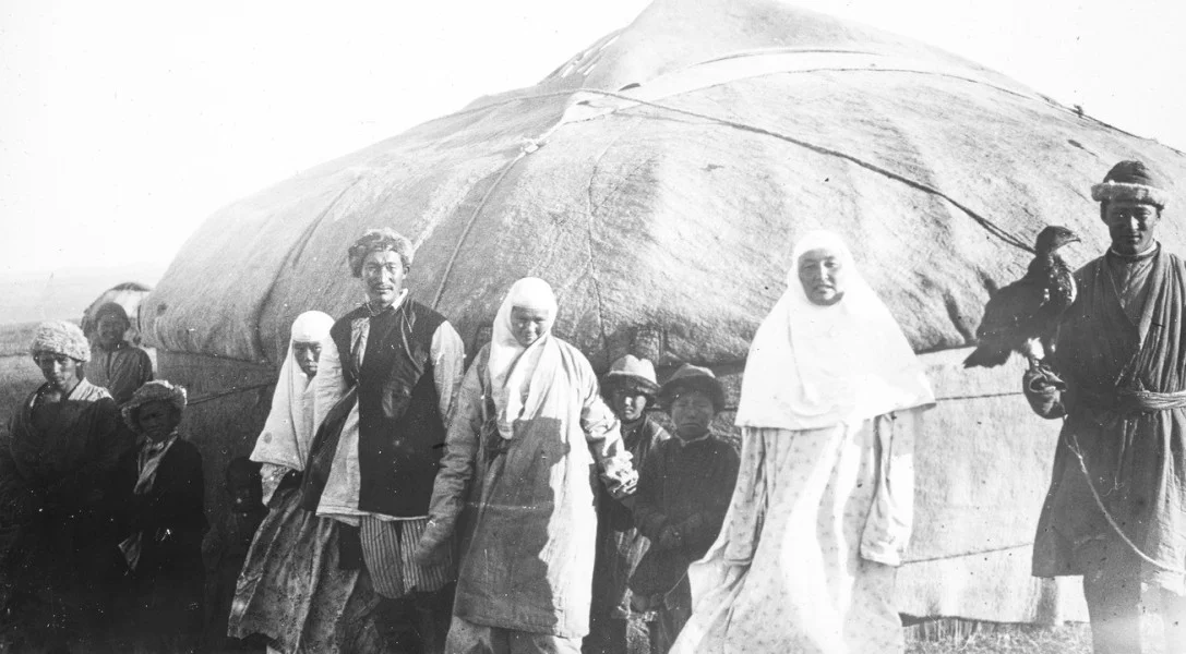 ЕСКІ ДЕ ЖАҢА ДӘСТҮР