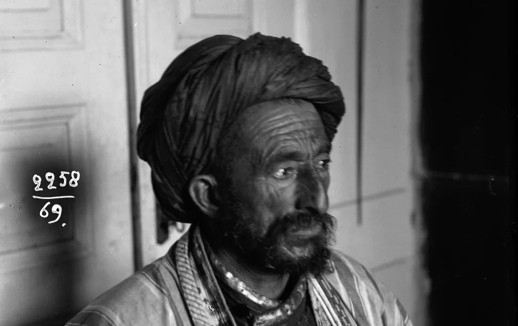 Yalangoch qizlar katta kokrak bilan shaxsiy fotosuratlar