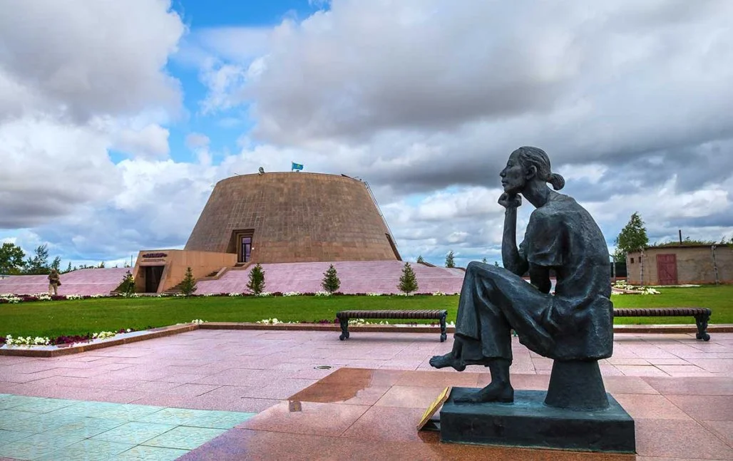 Порно видео: Әпкесі маған сиськилерін ұстауға мүмкіндік береді NTV арнасында супер жұлдыз, соңғы бөлім