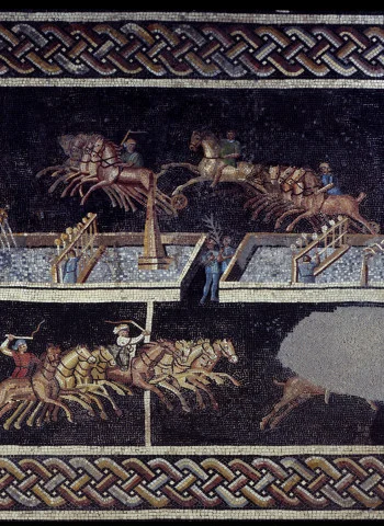 Моншада жалаңаш әйелдер мен еркектер