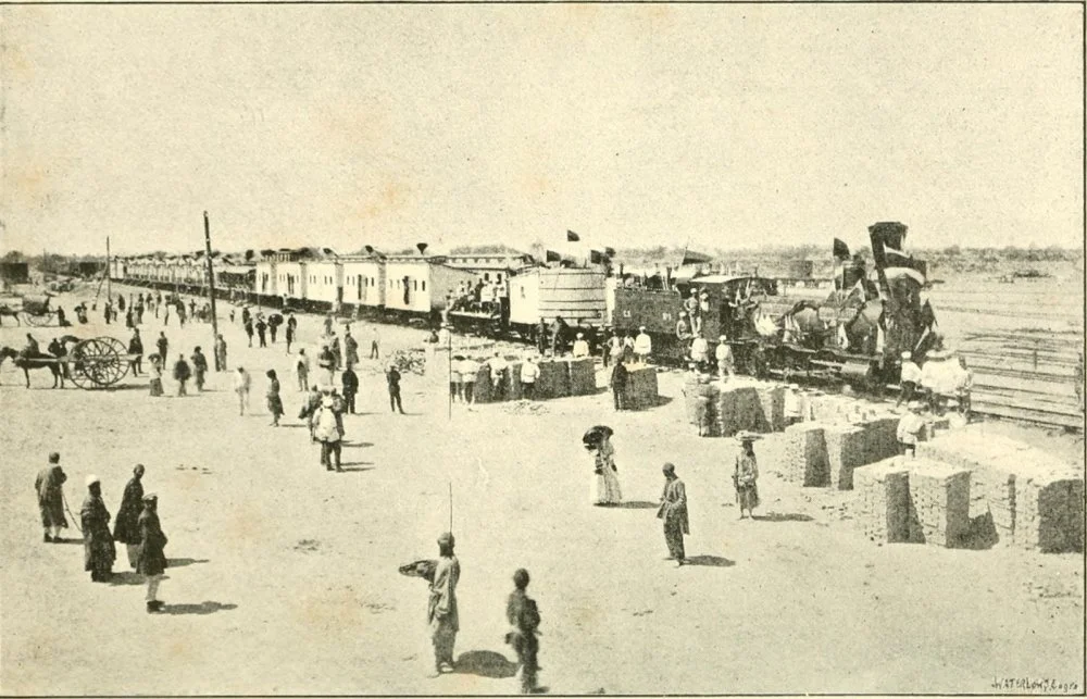 Транскаспий теміржолы. Самарқанға алғашқы пойыз келуі. 1890 жыл / Wikimedia Commons