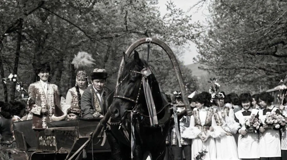 Празднование Наурыза в конце 1980-х в Алматы / ЦГА КФДЗ 