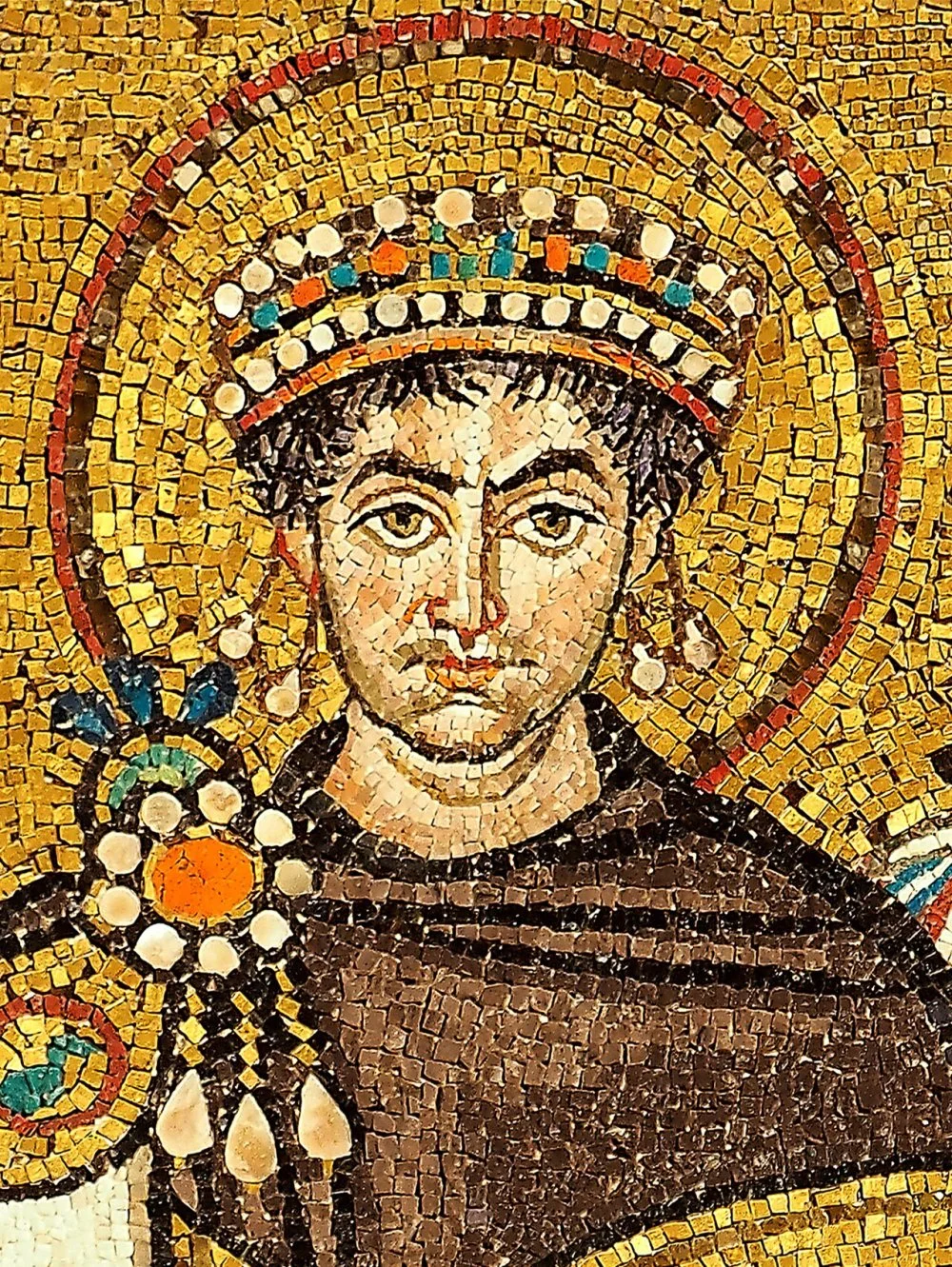 Mosaic of Iustinianus I.  San Vitale (Ravenna)/Wikimedia Commons
