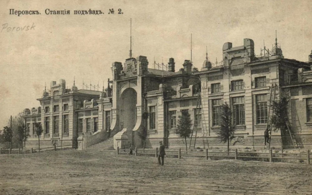 Площадь перед железнодорожным вокзалом. Кызырорда. 1905 год/Из открытого источника