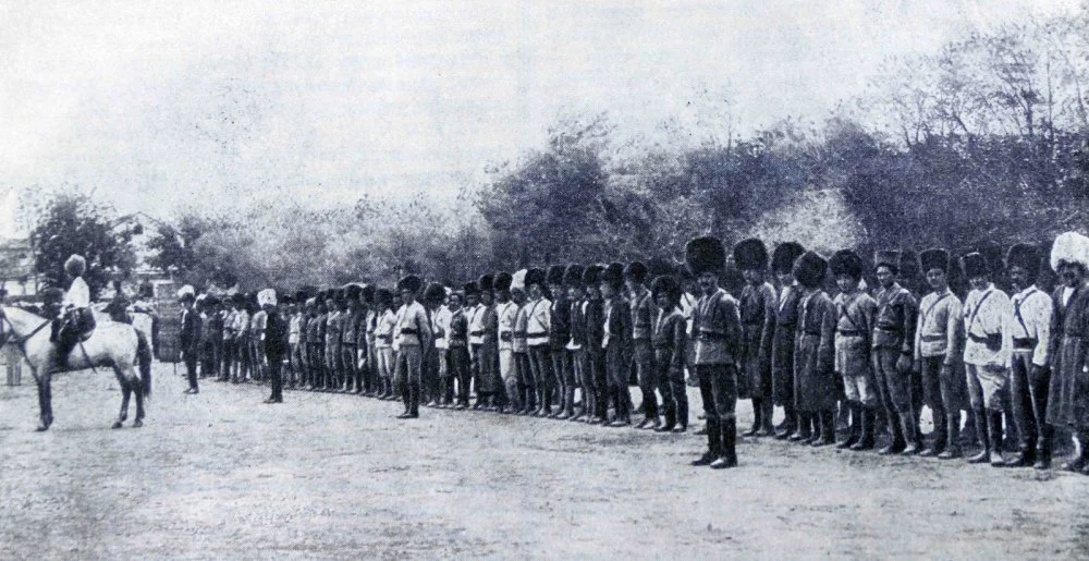 Қызыл әскер қатарындағы түрікмен атты қосыны. Полторацк (Ашхабад), 1920 жыл / Getty Images