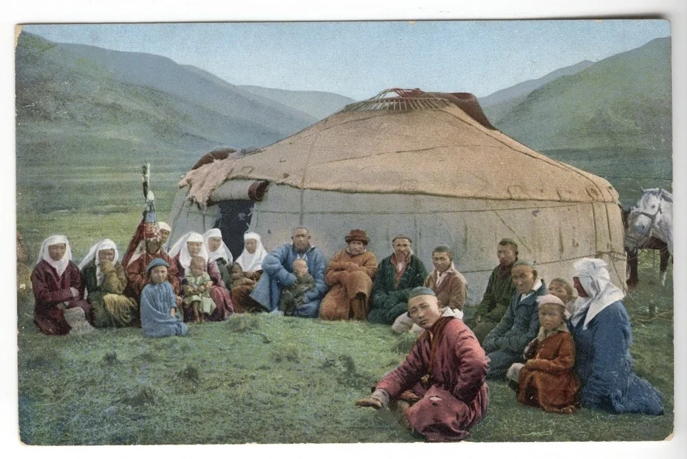 Сергей Иванович Борисов. Группа казахов у юрты. 1911–1913 / Library of Congress