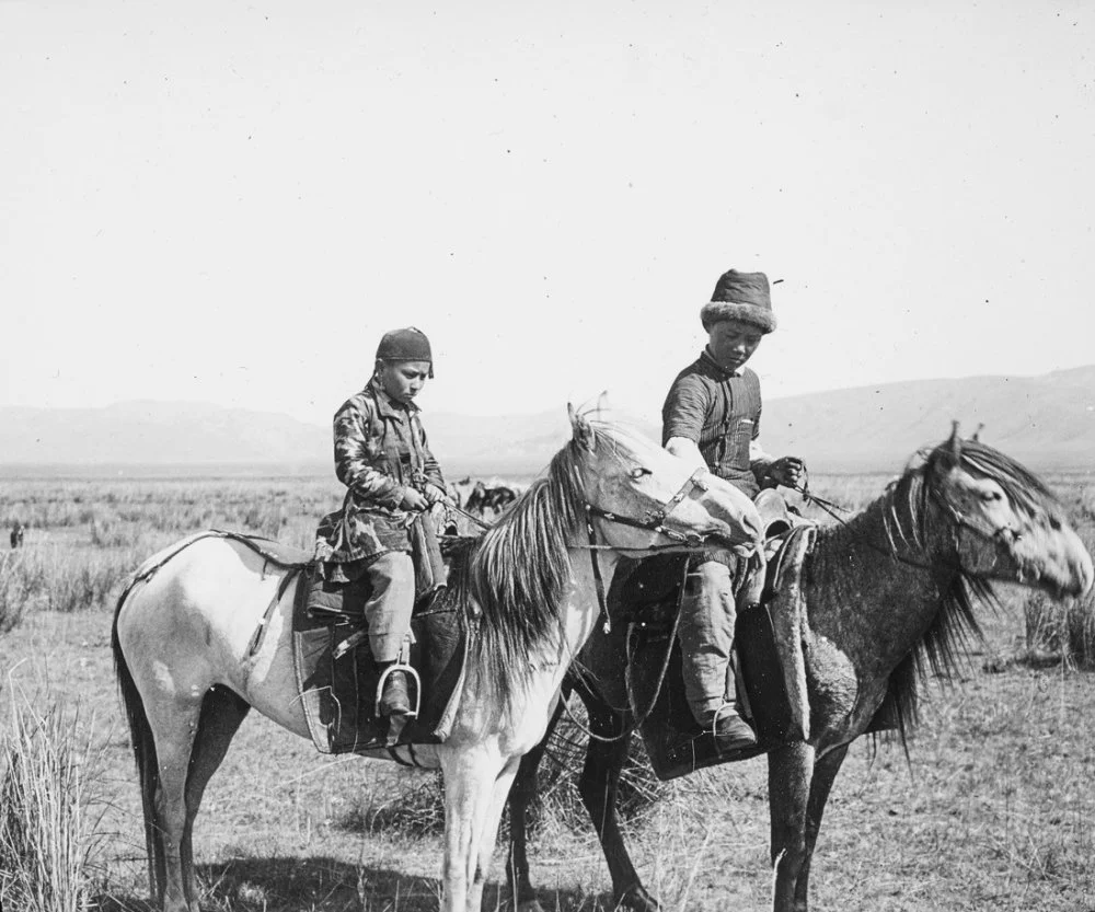 Поль Лаббе. Сын казахского султана со своей невестой. Семиречье, 1897 год / Gallica, Bibliothèque nationale de France