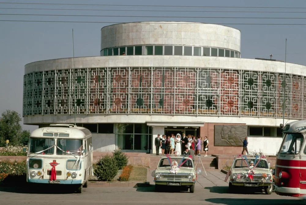 Неке сарайы, Алматы, 1974 жыл. Дин Конгер фотосуреті / Corbis via Getty Images