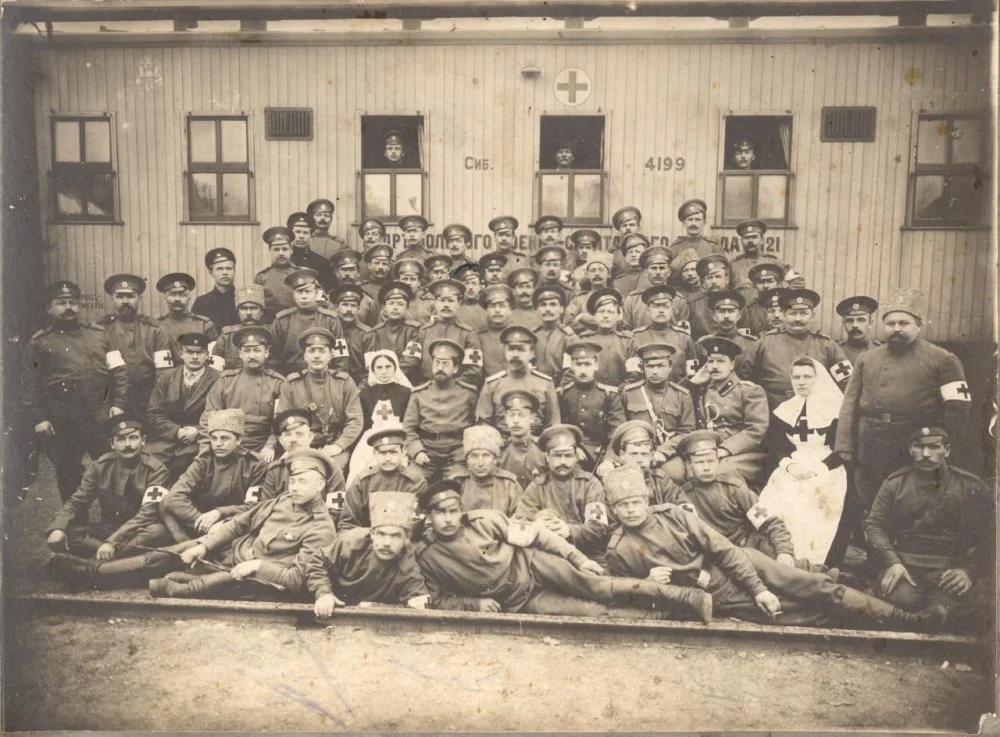 Команда полевого военно-санитарного поезда № 121. 1915 год / Wikimedia Commons