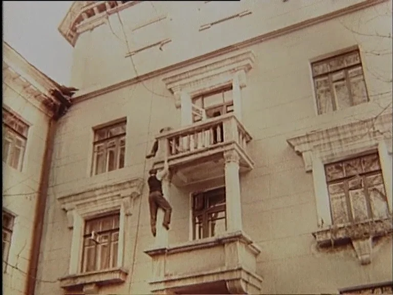 «Балкон» (1988). Режиссері: Қалықбек Салықов