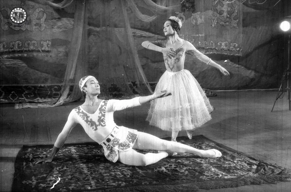 Абай атындағы Қазақ мемлекеттік академиялық опера және балет театрының «Қозы Көрпеш — Баян Сұлу» қойылымынан көрініс / ҚР ОМ КФДЖА