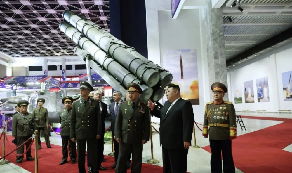 Ким Чен Ын с министром обороны России Сергеем Шойгу