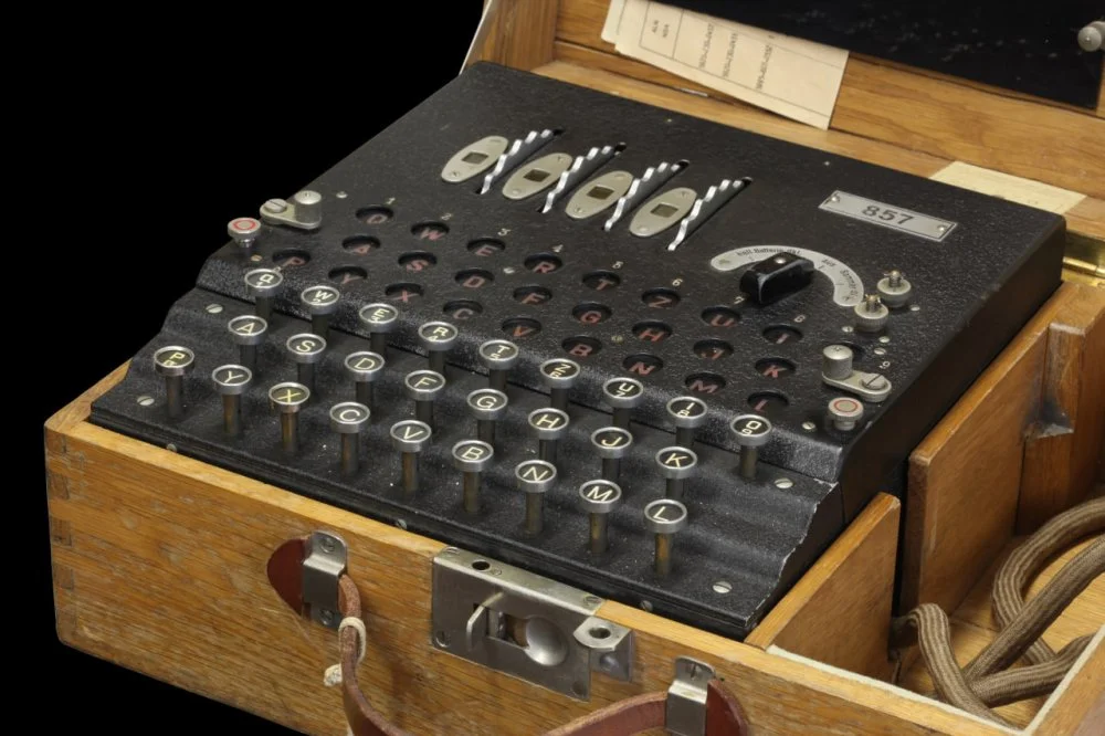 Encryption device "Enigma"/Wikimedia Commons 