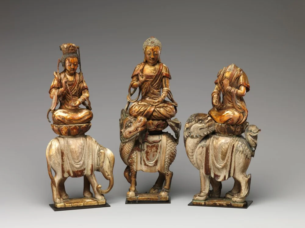 Triad of Shakyamuni Buddha with bodhisattvas Samantabhadra and Manjushri. China. 12th-14th centuries / Fletcher Fund/Metropolitan Museum of Art, New York.