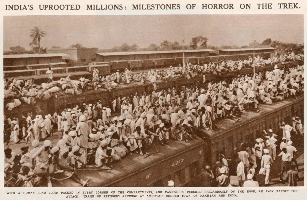 Crowded trains of refugees arriving at Amritsar, border town on Pakistan and India, following the Partition. 1947/Alamy