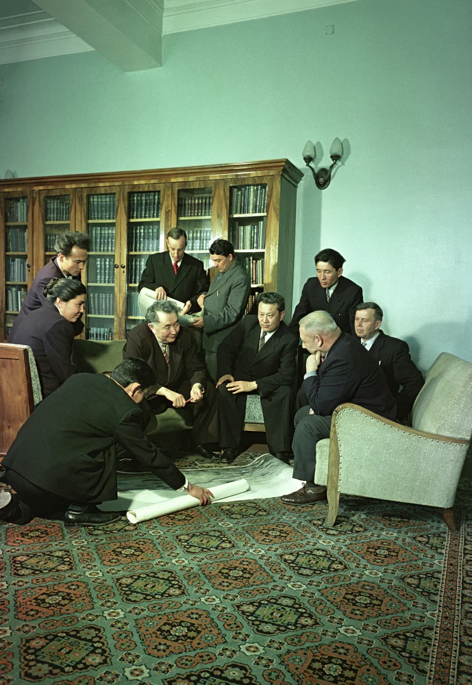 The Kazakh SSR. The city of Almaty. Institute of Geological Sciences of the Academy of Sciences of the Kazakh SSR. Academician Kanysh Satpayev with a group of employees at the map of the future channel 03/01/1960/Joseph Budnevich/RIA Novosti