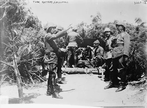 Османская артиллерийская батарея во время Галлиполийской кампании. Около 1915–1916 годов / Bain News Service / Библиотека Конгресса США / Wikimedia Commons