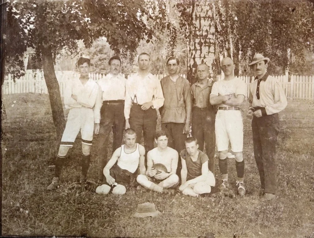 A football team made up of German prisoners of war in Tsivilsk, Russian Empire. 1916 / Wikimedia Commons