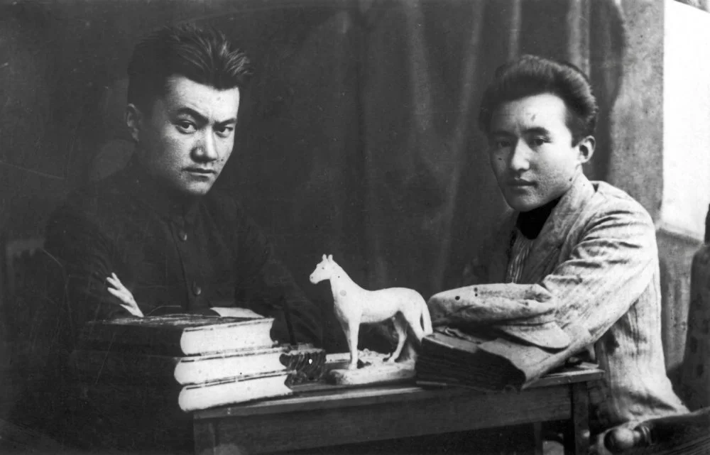 Смағұл Сәдуақасұлы мен Мұхтар Әуезов, 1928 жыл / ҚР ОМ КФДЖА