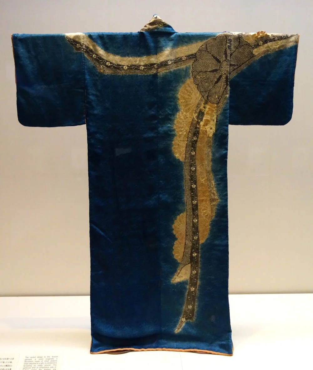 Японская одежда «косоде». Сатиновая ткань окрашена индиго. 17 век/Wikimedia commons