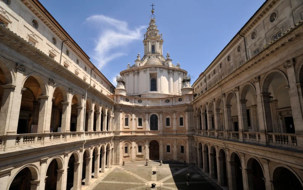 Церковь  Сант-Иво-алла-Сапиенца. Рим, Италия. 1660 год/Alamy