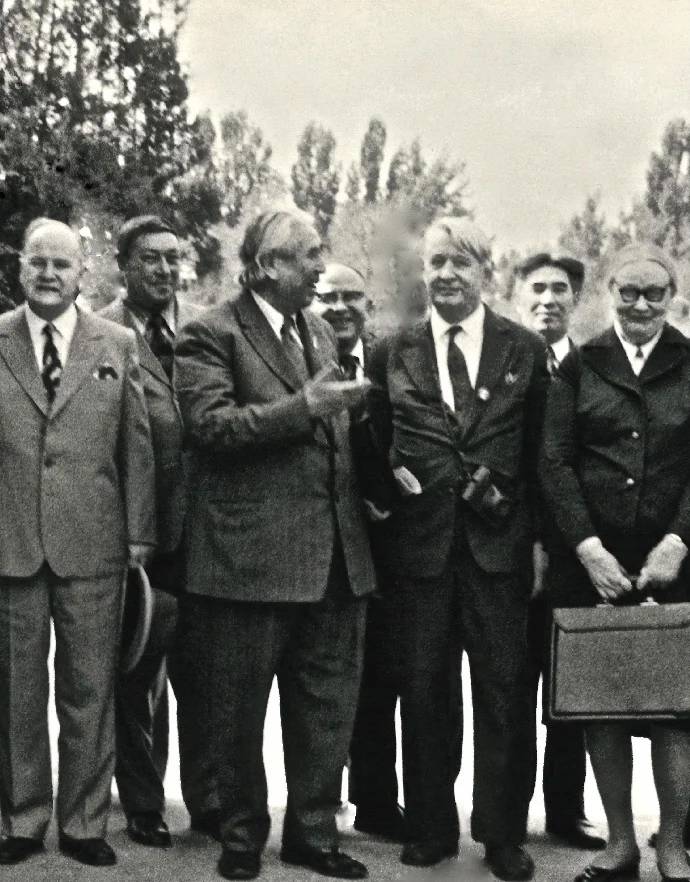 Presidium of the II All-Union Turkological Conference (from left to right): academician A. N. Kononov, professors B. Ch. Charyyarov, S. K. Kenesbaev, Yu. D. Desheriev, N. A. Baskakov, G. H. Akhatov, E. I. Ubryatova. Almaty, 1976/Wikimedia commons