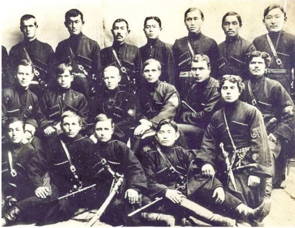 A group of commanders and fighters of the Kazakh national squadron, 1919/Wikimedia commons