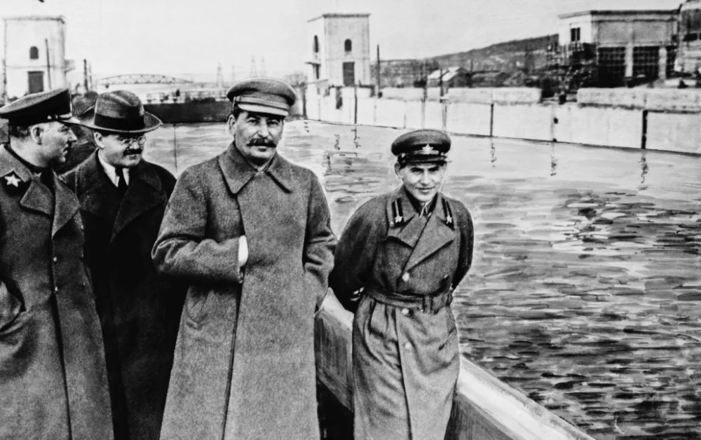 Климент Ворошилов, Вячеслав Молотов, Иосиф Сталин и Николай Ежов. Москва-Волга. 1937 год