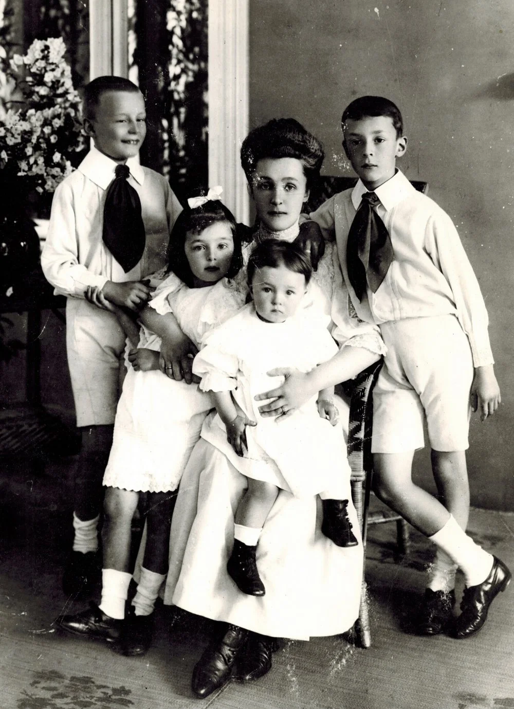 Elena Ivanovna Nabokova with children Sergei, Olga, Elena and Vladimir. Private Collection/Getty Images
