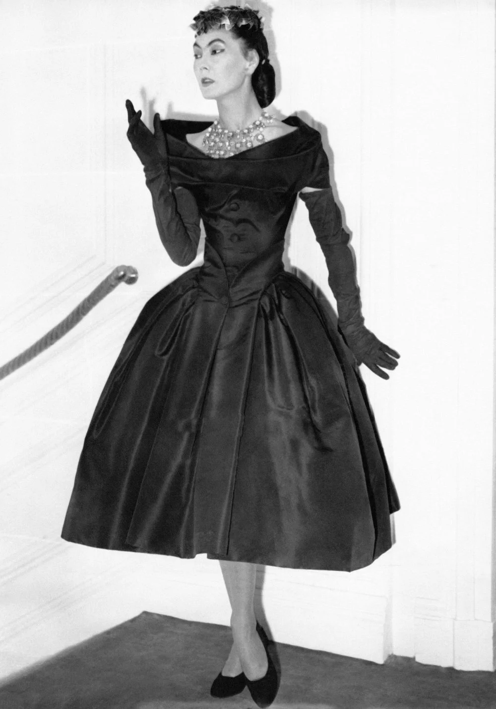 Алла де Дюльмен. Кристиан Диордың күзгі топтамасы, Париж, 1955/Getty Images