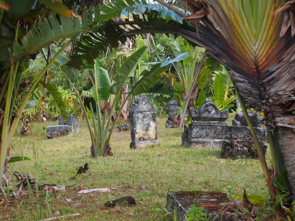 Sainte marie Madagascar pirate cemetery/Wikimedia Commons 