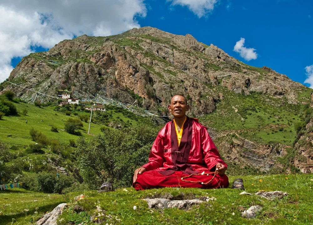 Буддийский монах на Тибете/Wikimedia commons