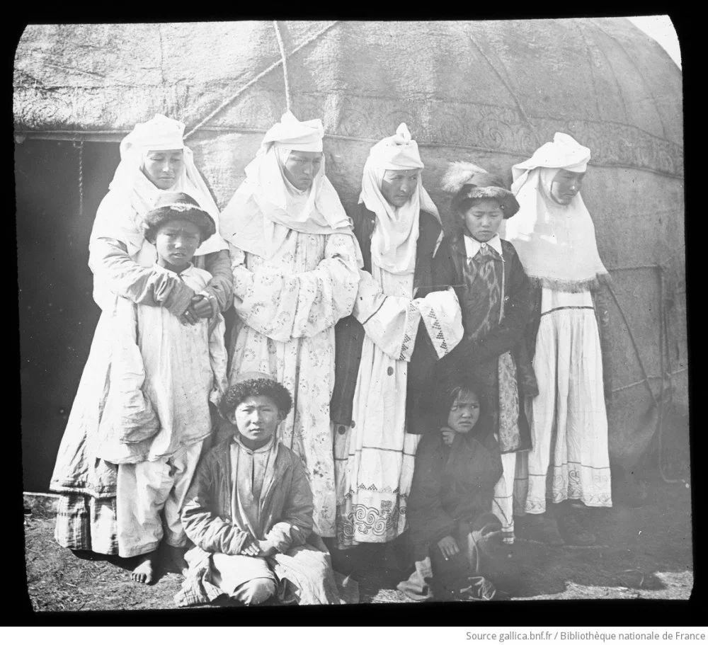 Жюль де Кювервиль (1865–1927). Казашки с детьми, 1895 / gallica.bnf.fr / Bibliothèque nationale de France