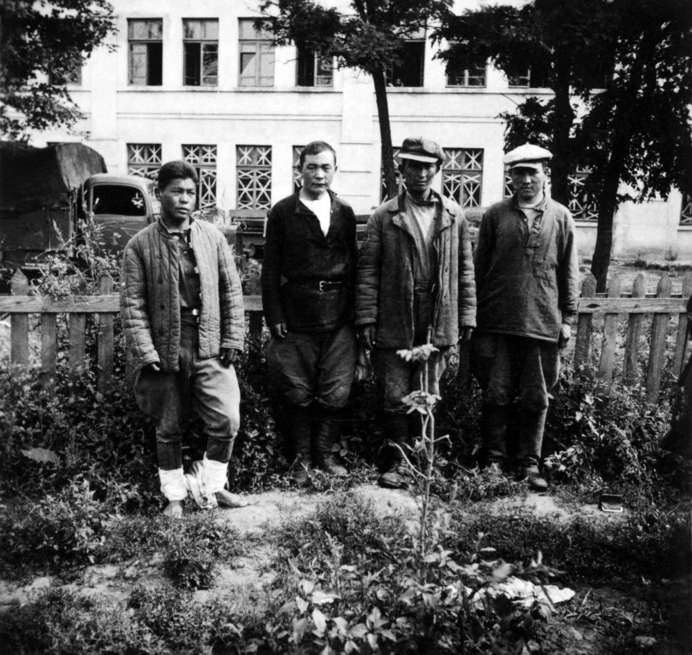 Тұтқынға түскен кеңес сарбаздары. Украина, шамамен 1941 жылдың жазы / Alamy