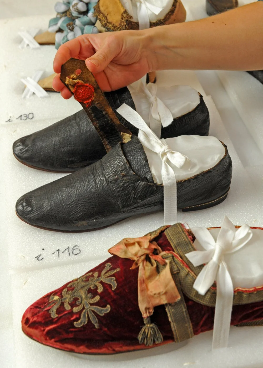 Обувь Иммануила Канта в Оружейной палате Дрезденского замка. Германия/Alamy