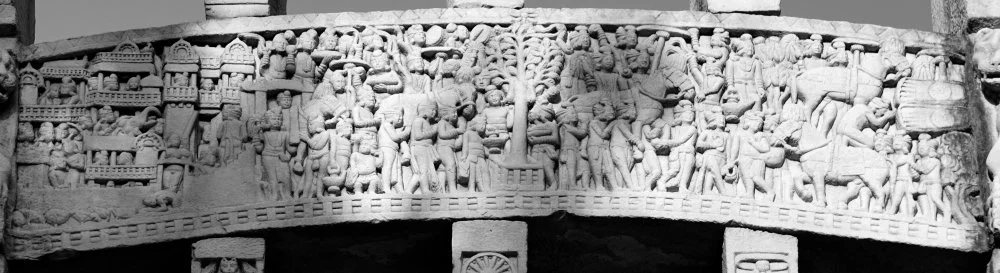 Анандаджоти Бхиккху. Фрагмент рельефа восточных ворот Ступы. Санчи, Индия/Wikimedia Commons