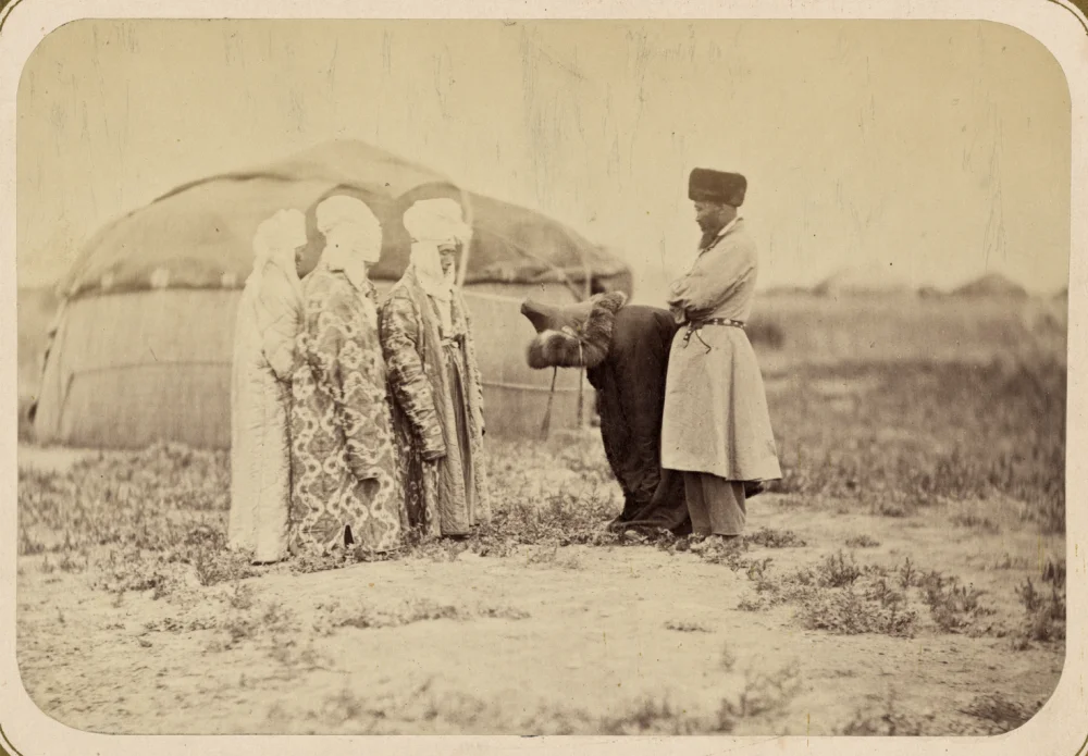 A groom bowing to the bride and her family. Turkestan Album/Wikimedia Commons