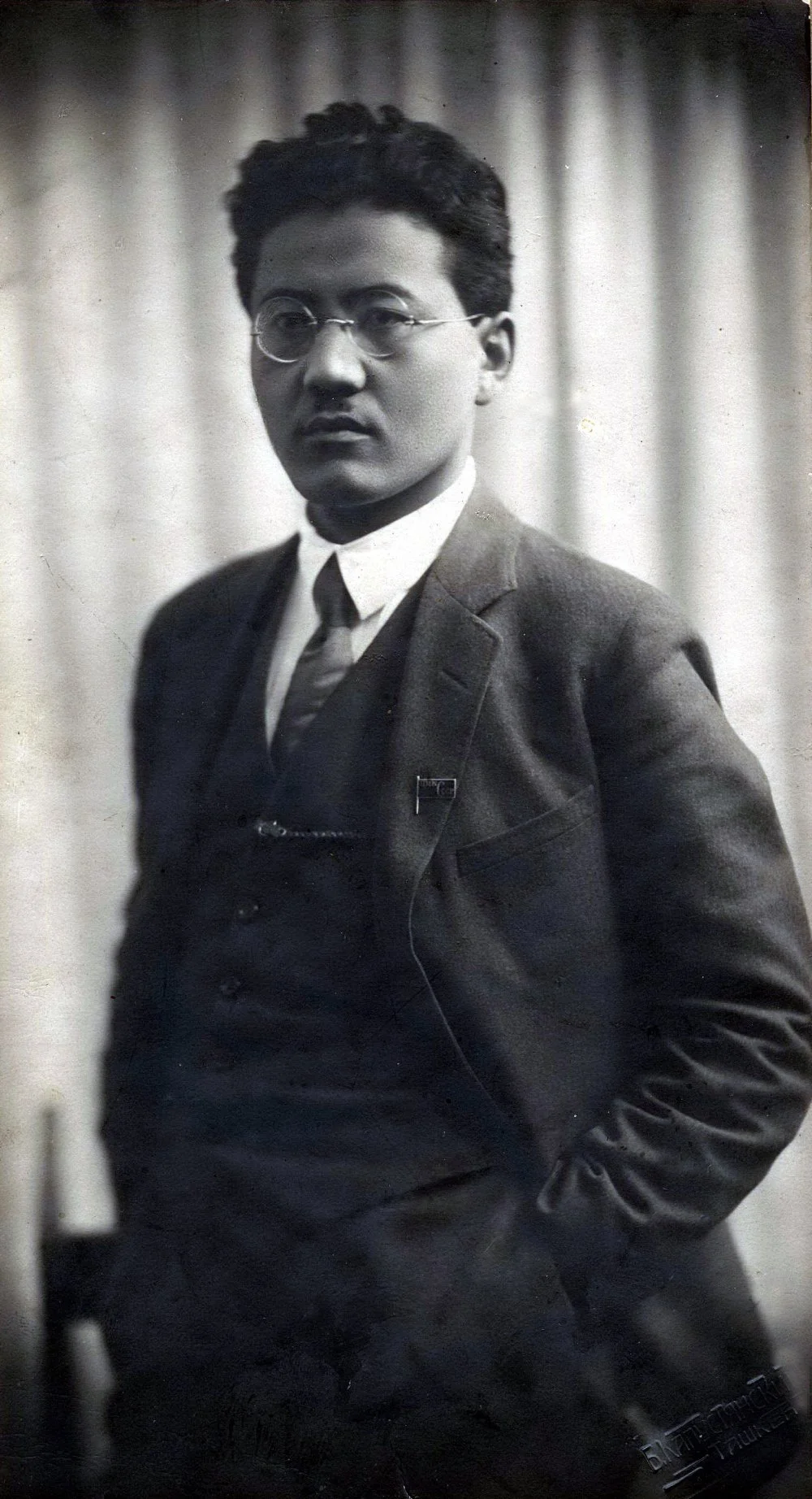 Тұрар Рысқұлов / Wikimedia Commons