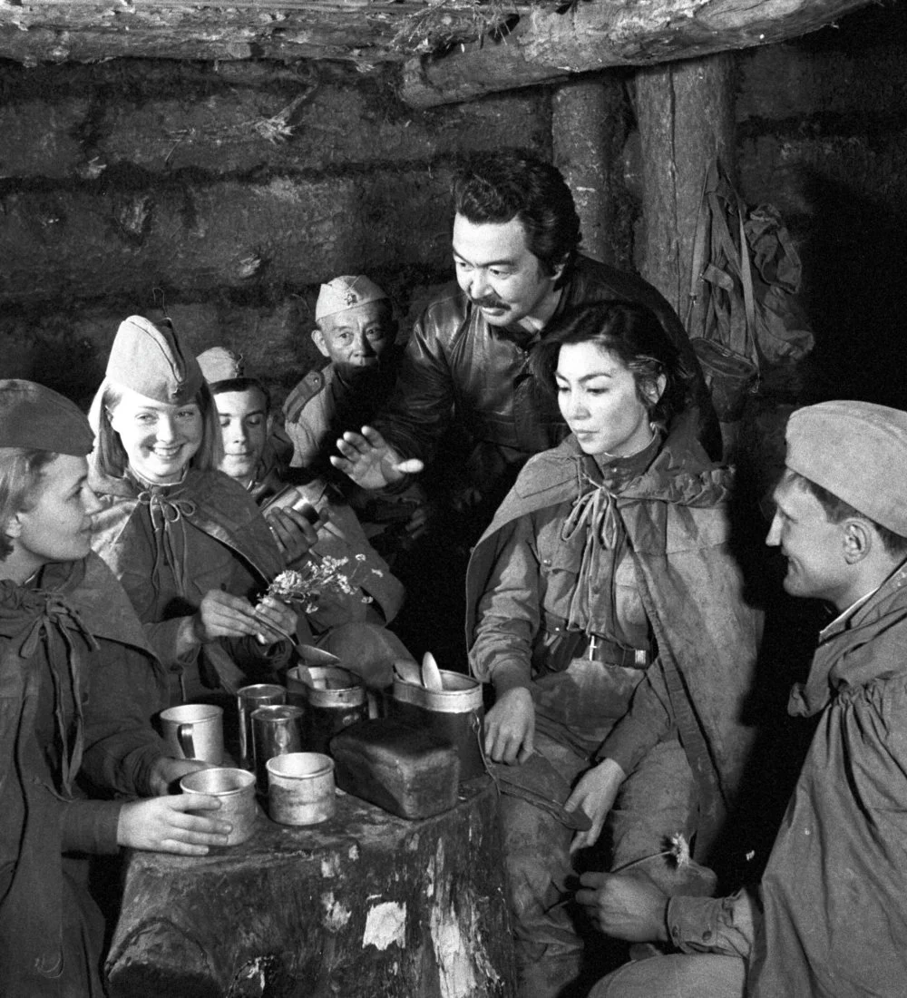 On the set of the film directed by Bolotbek Shamshiev «Snipers», dedicated to the Hero of the Soviet Union, Alia Moldagulova. Kazakhfilm Film Studio, 1985 Galina Kmit/RIA News