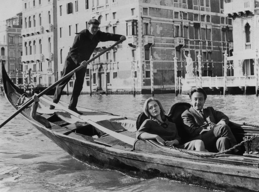 Ромен Гари со своей женой Джин Сиберг в Венеции (1961)/Getty Images