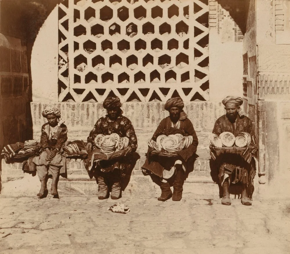 Продавцы лепёшек. Самарканд, между 1905 и 1915 годами. Из альбома «Виды Средней Азии» / Library of Congress